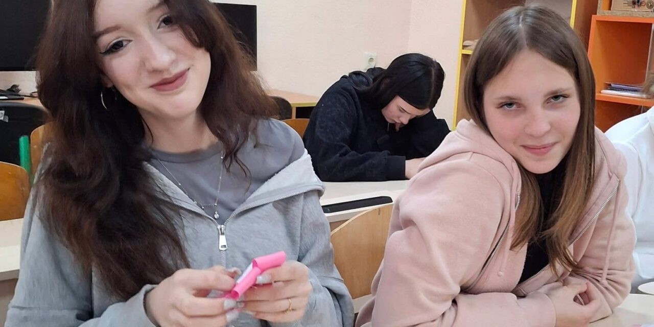 МАЙСТЕР-КЛАС ІЗ ВИГОТОВЛЕННЯ ПРИКРАС ЗІ СТРІЧОК